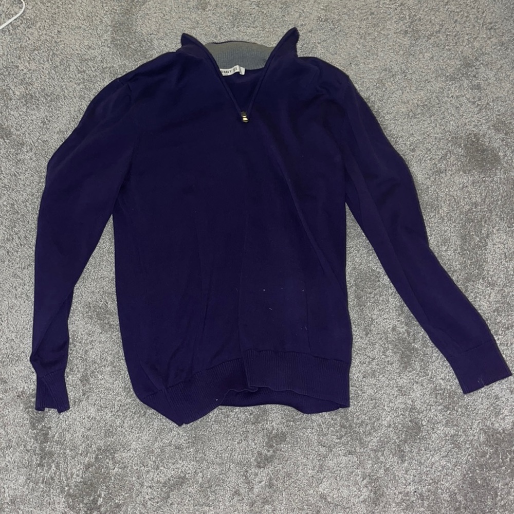 Purple quarter zip size Large, beautiful purple color it’s bearly worn and light